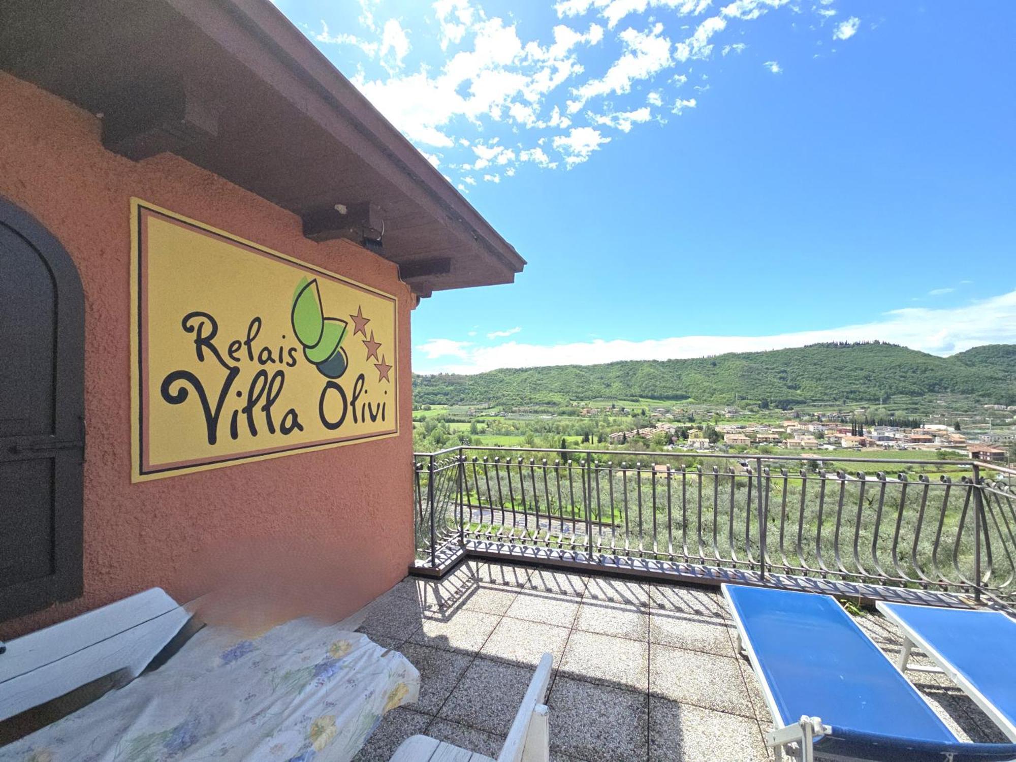 Relais Villa Olivi Costermano Ruang foto