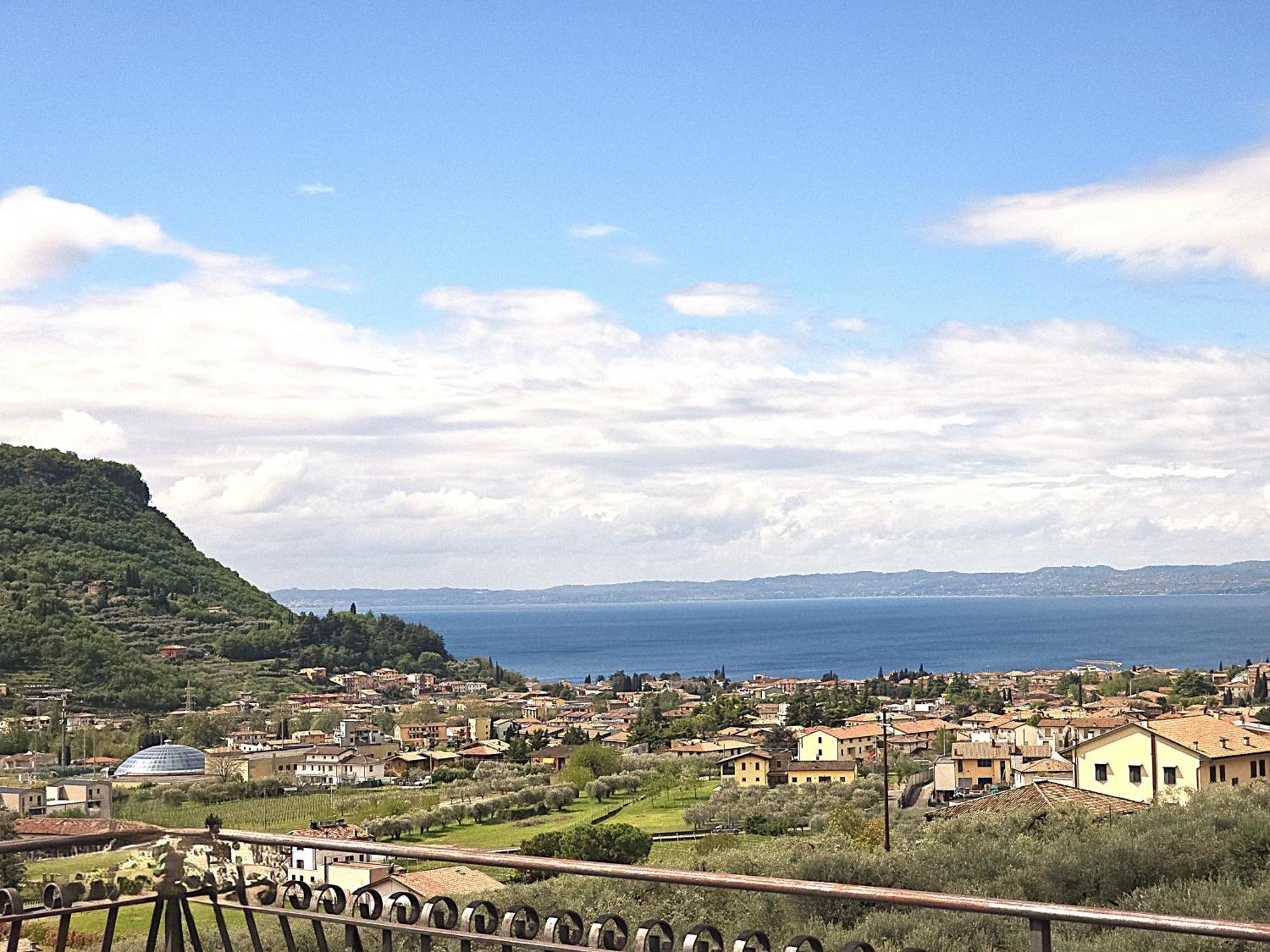 Relais Villa Olivi Costermano Ruang foto