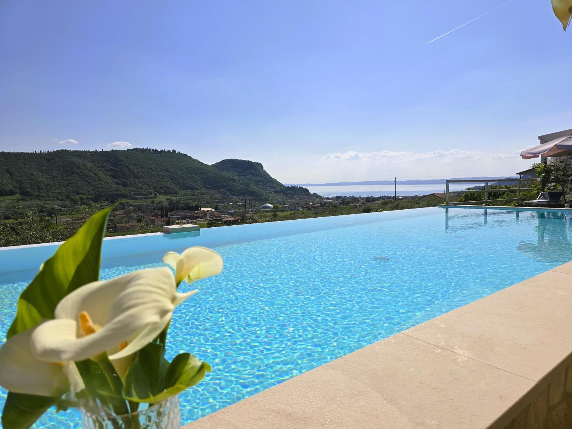 Relais Villa Olivi Costermano Bagian luar foto