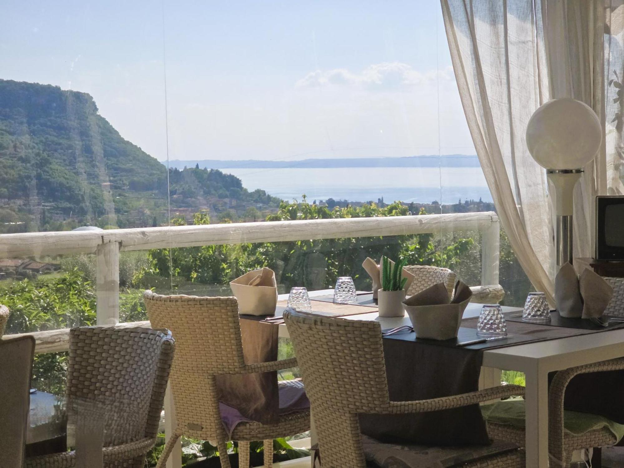 Relais Villa Olivi Costermano Bagian luar foto