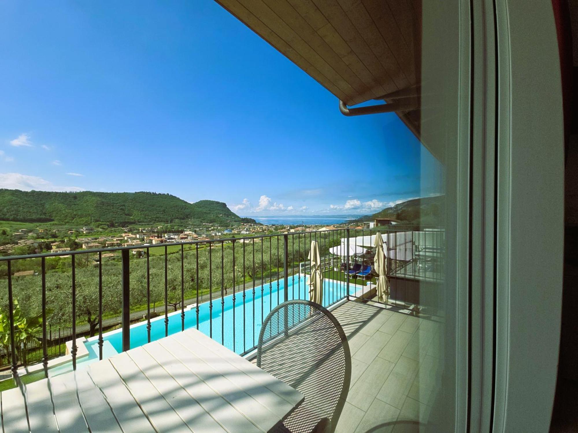 Relais Villa Olivi Costermano Bagian luar foto